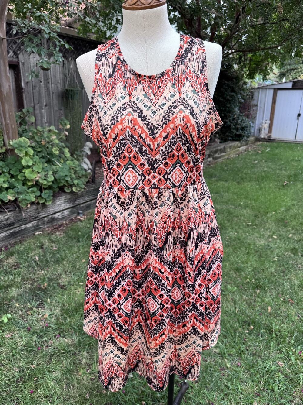 HiMONE Women's L Shift Dress Sleeveless Geometric Tribal Jersey Pullover New